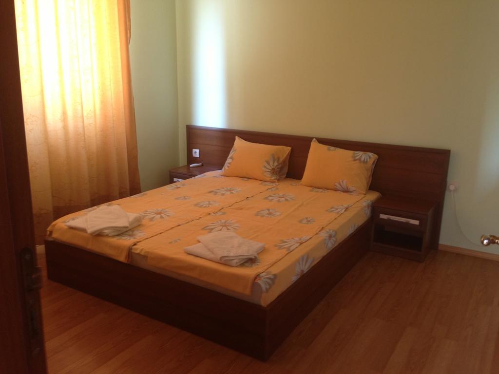 Gardenia Apartments Primorsko Rum bild