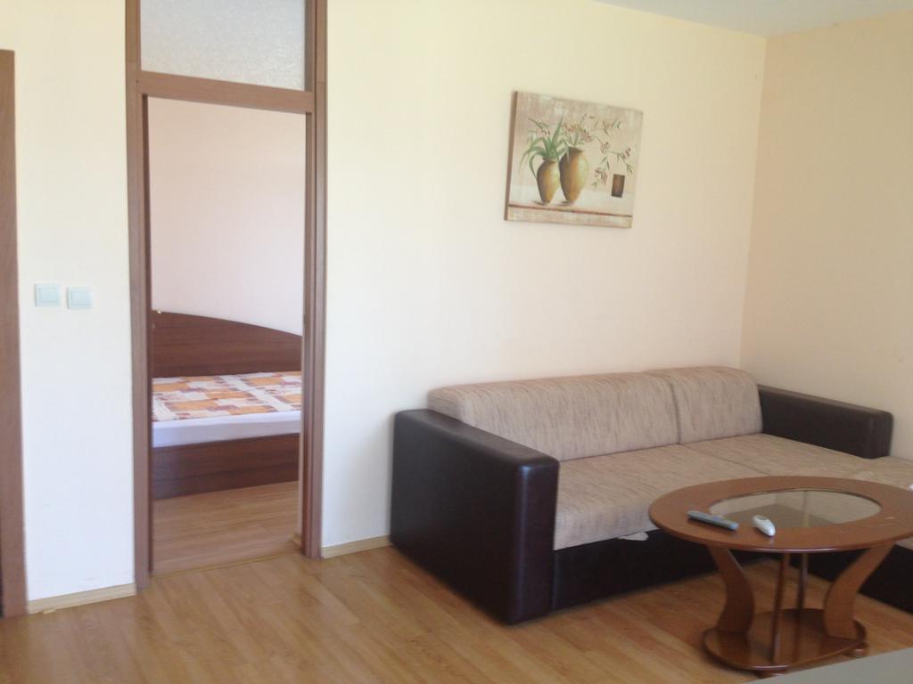 Gardenia Apartments Primorsko Rum bild